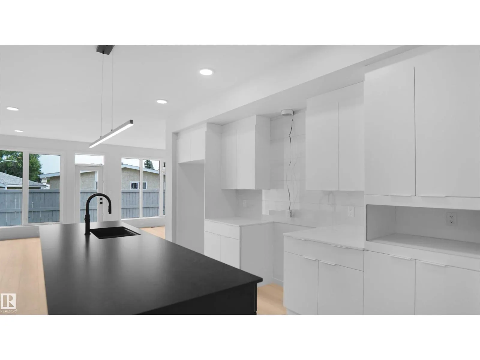 109 ELSINORE PL NW