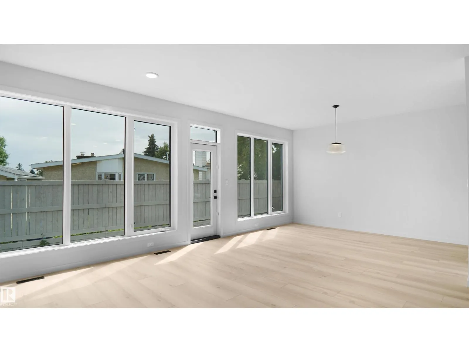 109 ELSINORE PL NW