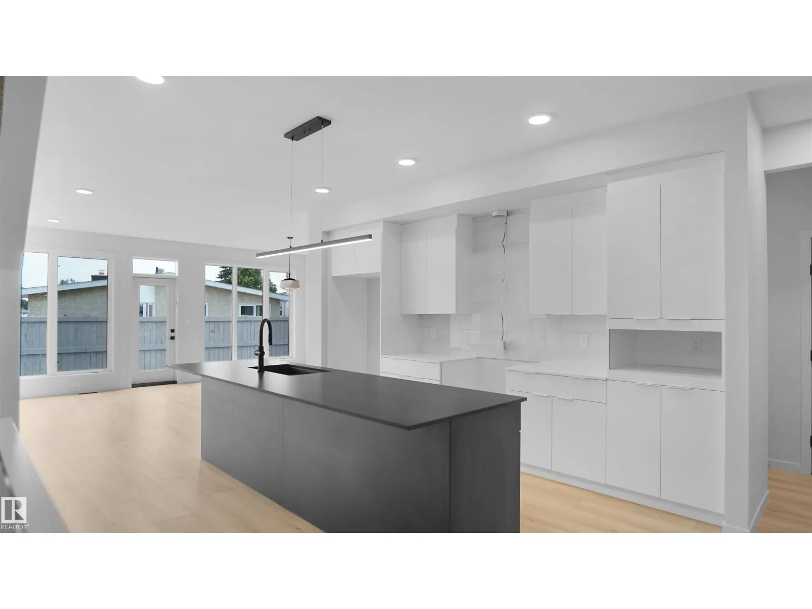109 ELSINORE PL NW