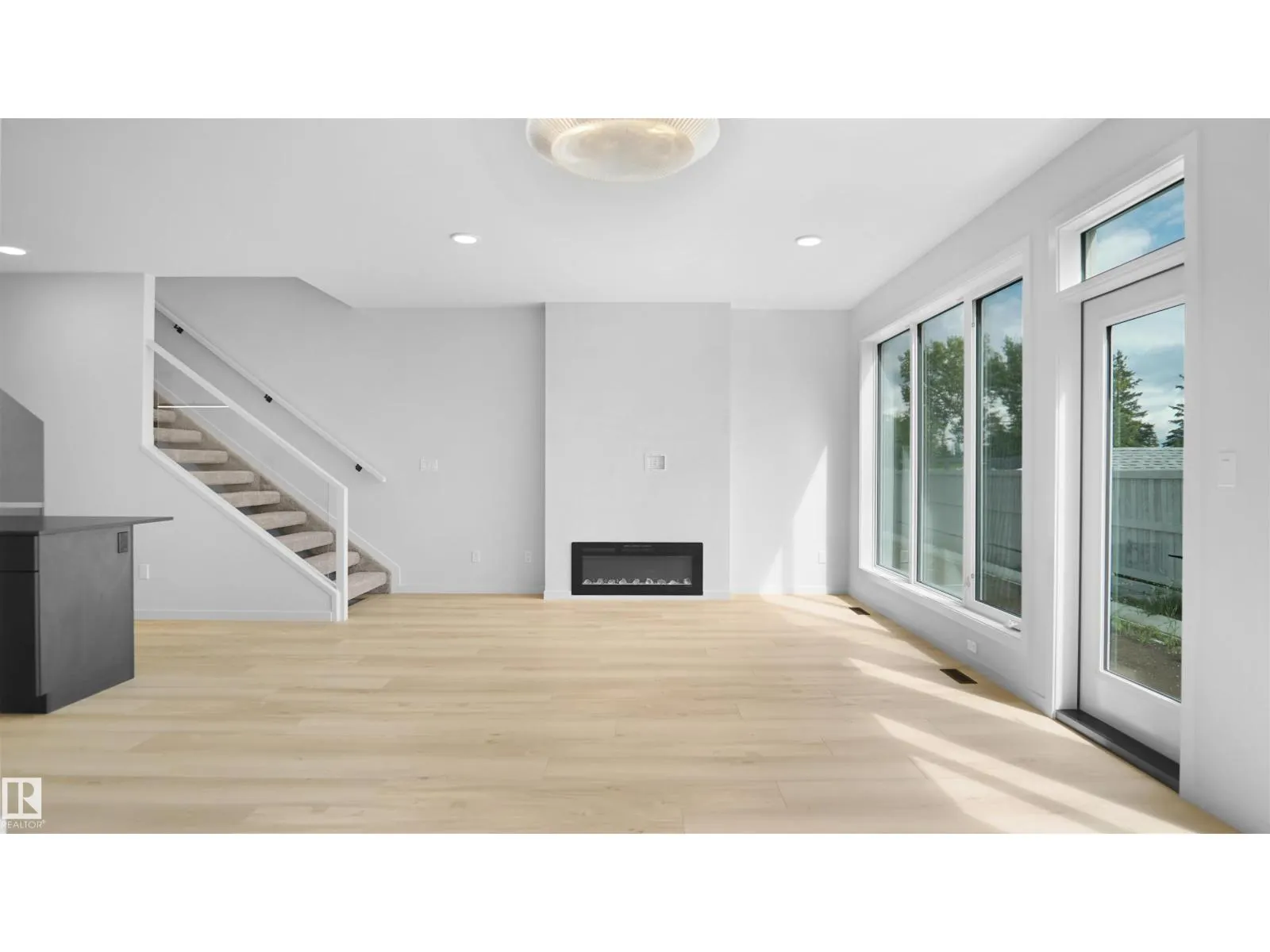 109 ELSINORE PL NW