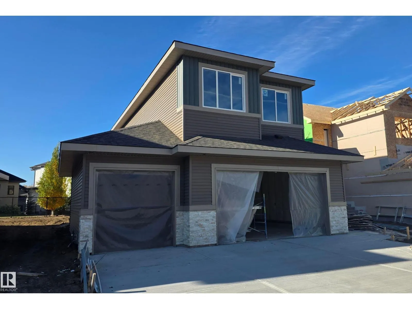 219 RAVINE DR