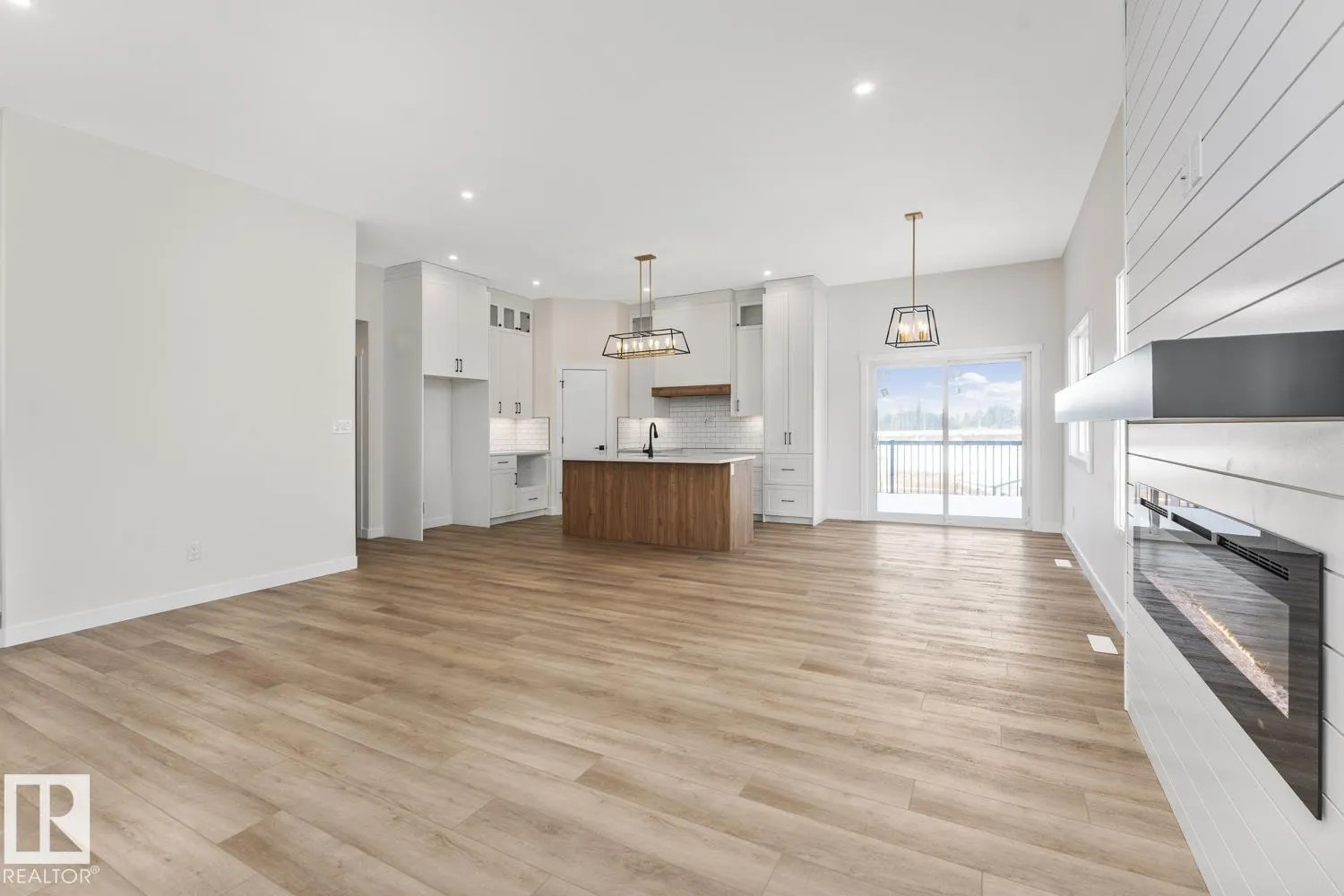 327 Fundy WY