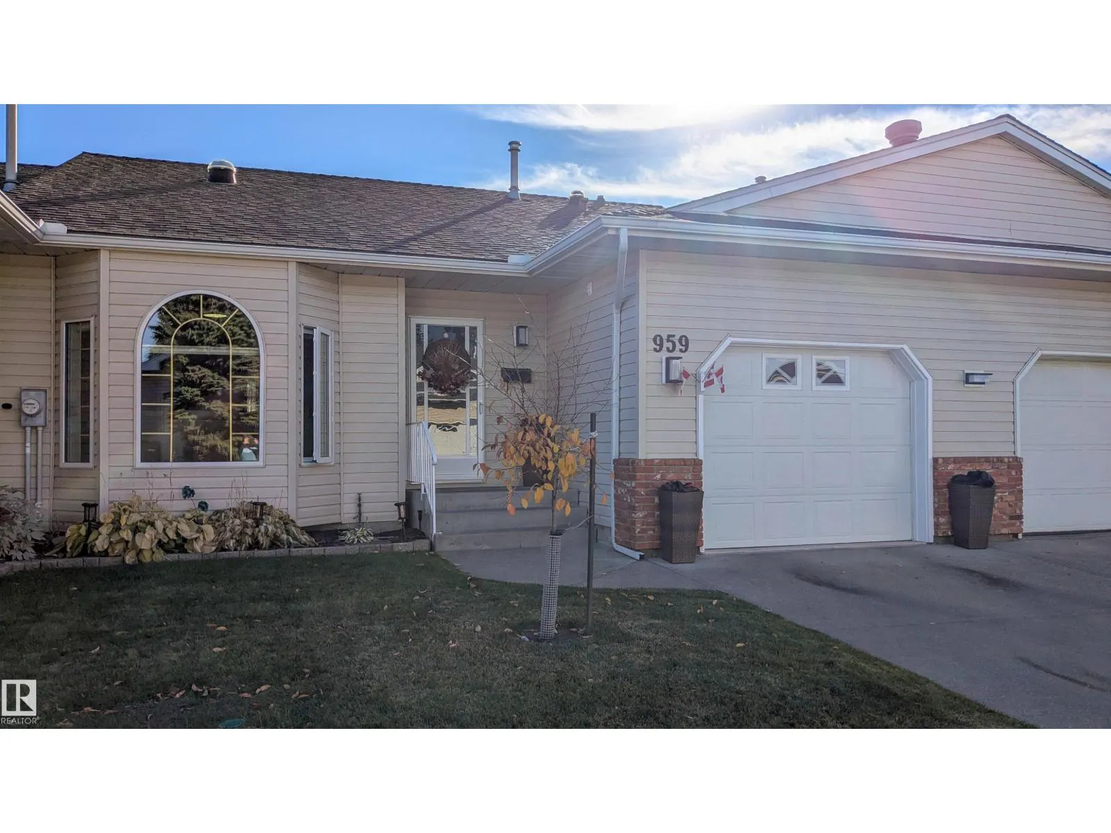 959 YOUVILLE DR W NW
