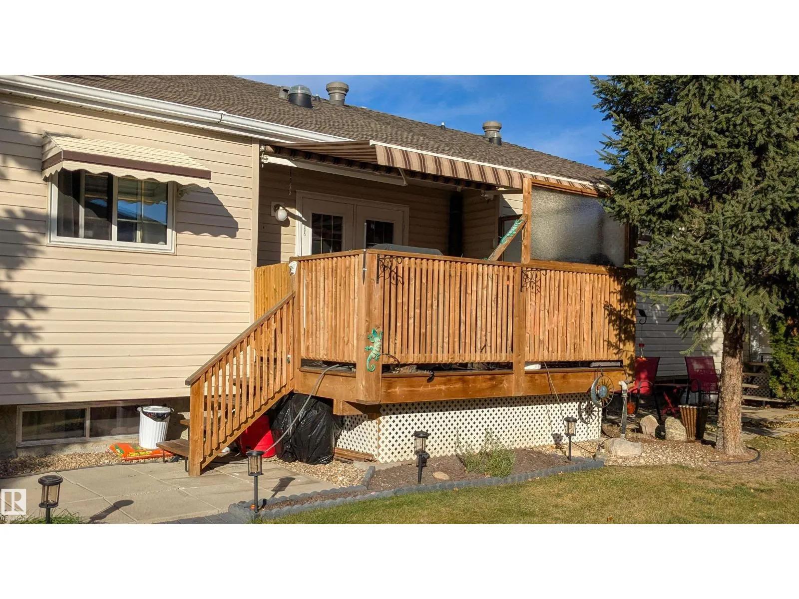 959 YOUVILLE DR W NW