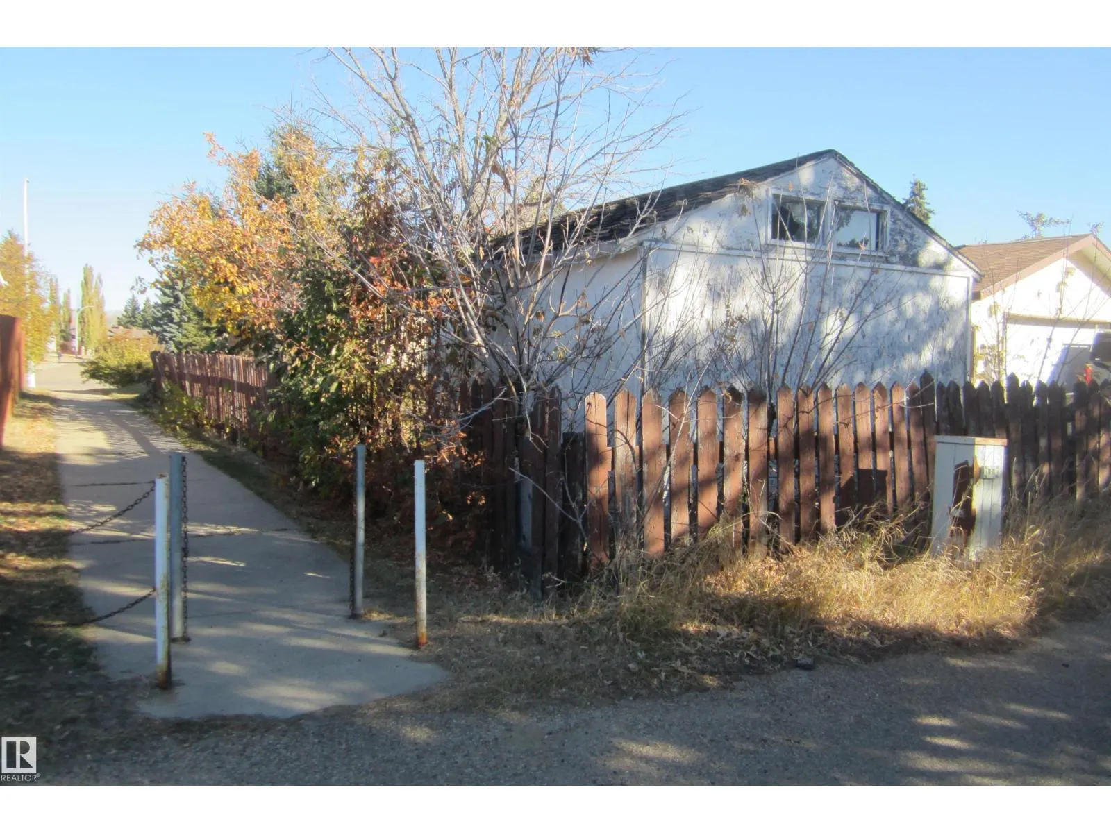 119 Willow DR
