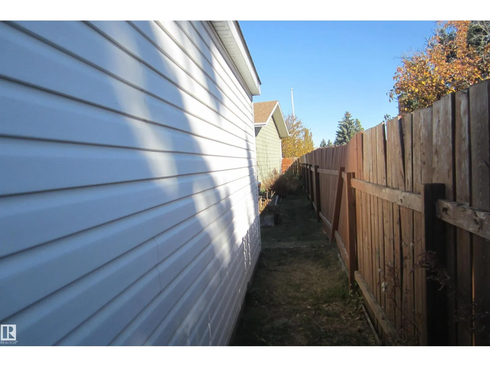 119 Willow DR