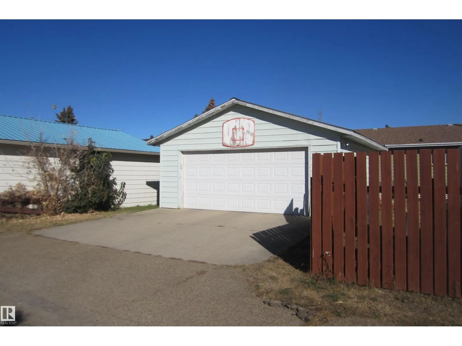 119 Willow DR