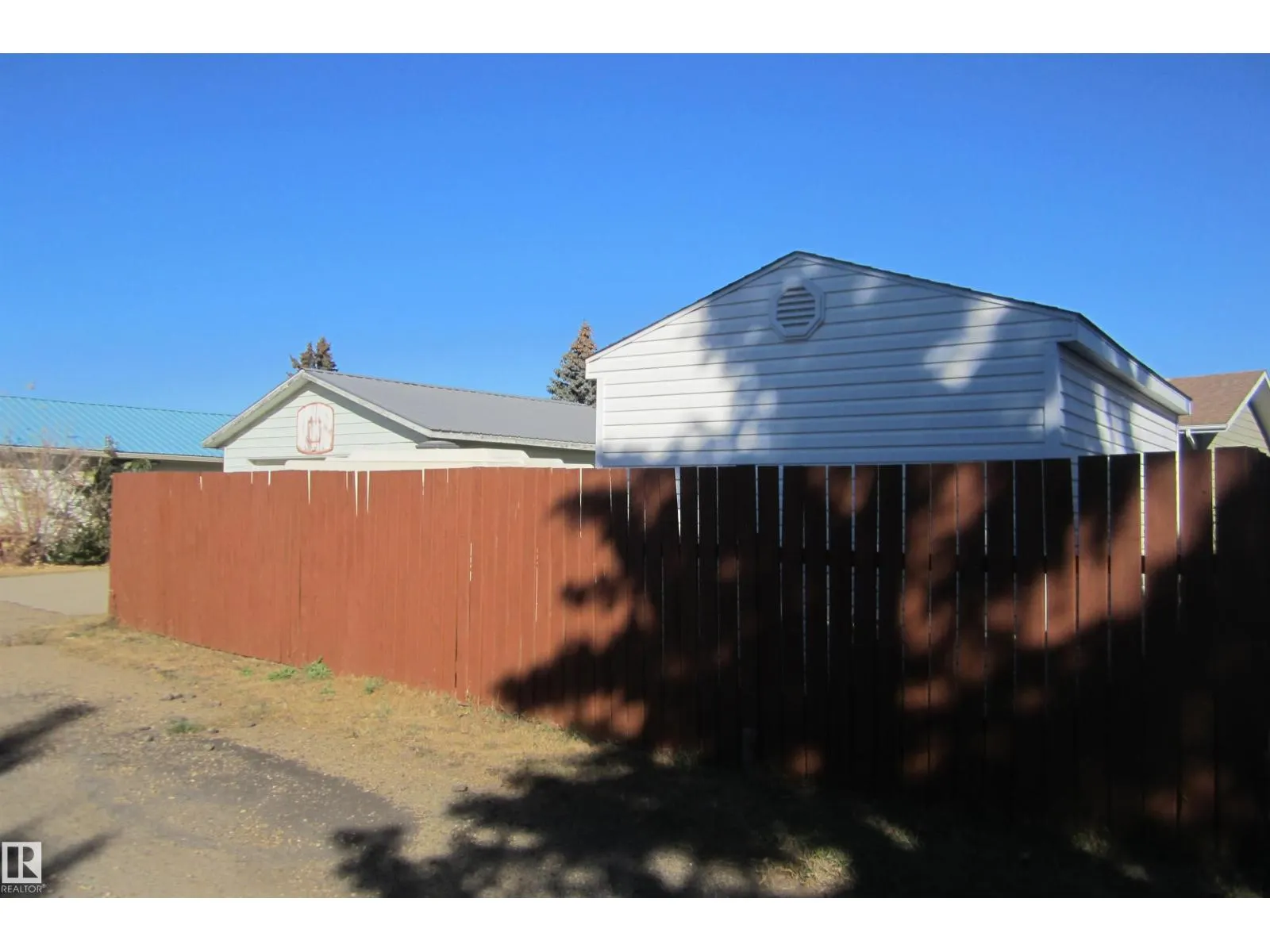 119 Willow DR