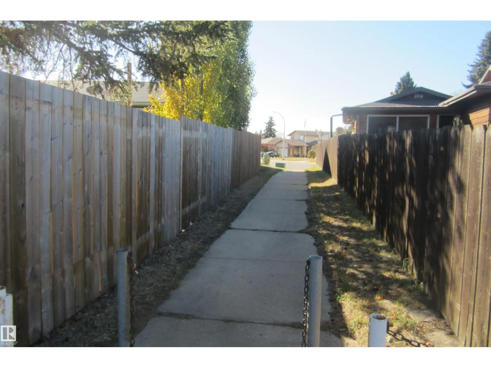 119 Willow DR