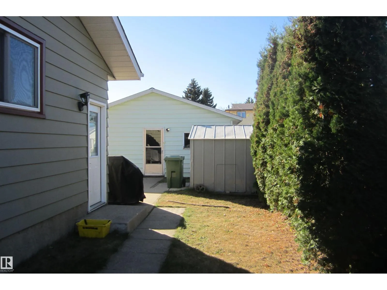 119 Willow DR