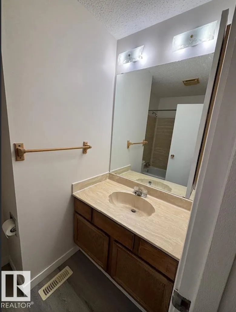 5512 38B AV NW