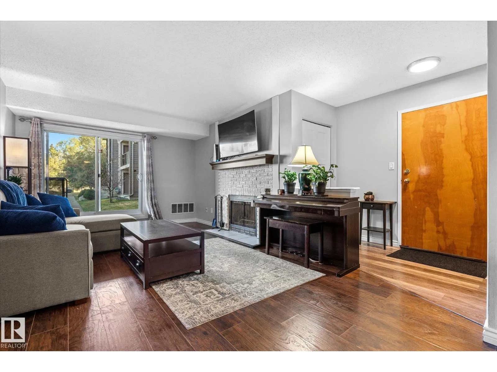 #104 39 AKINS DR