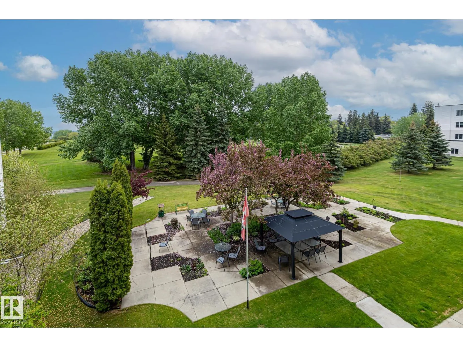 #203 78 MCKENNEY AV