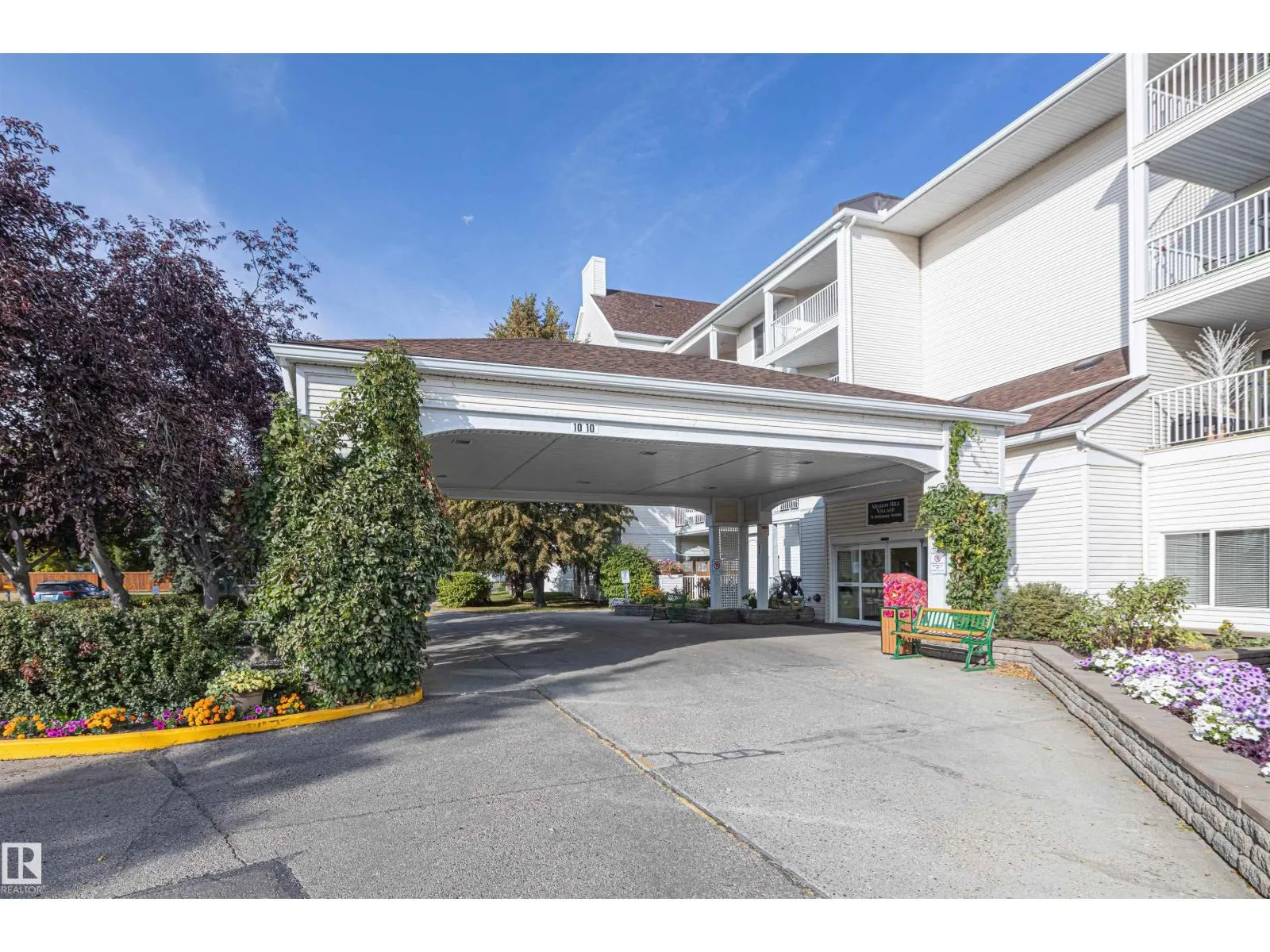 #203 78 MCKENNEY AV