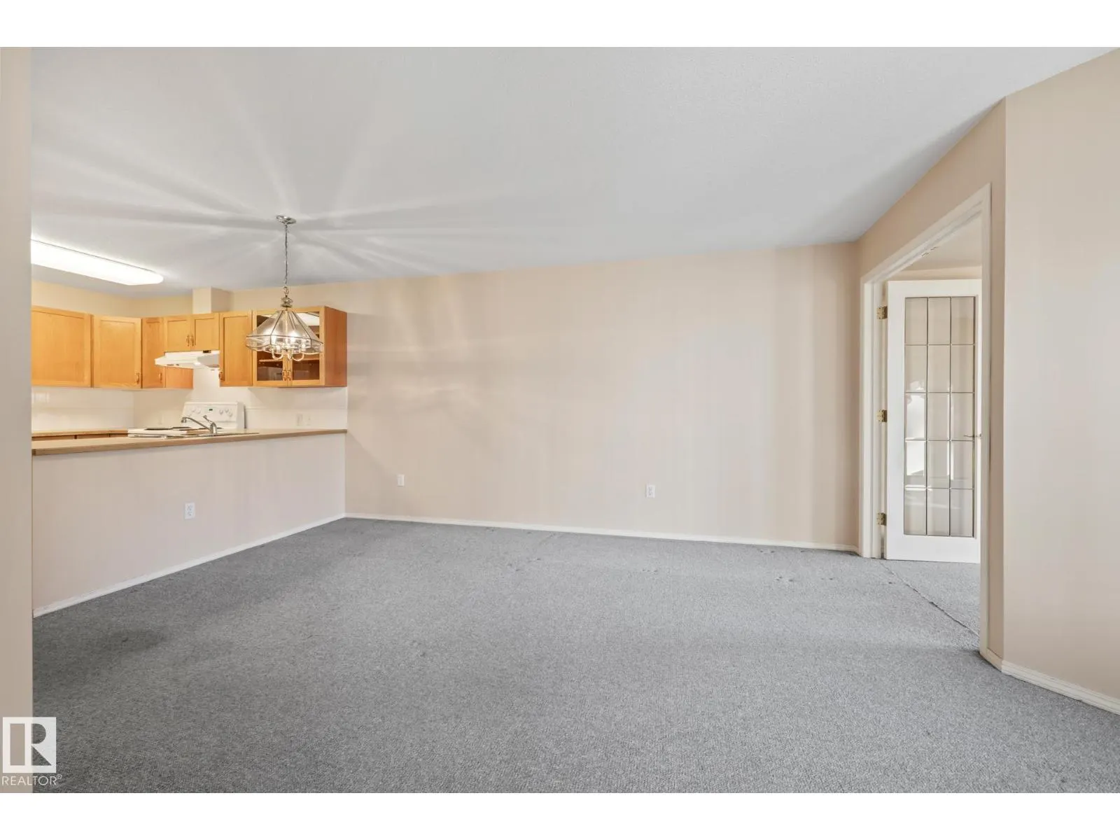 #203 78 MCKENNEY AV