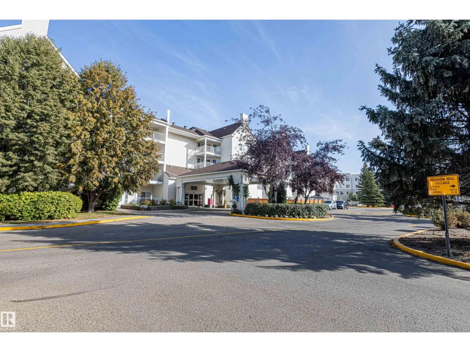 #203 78 MCKENNEY AV