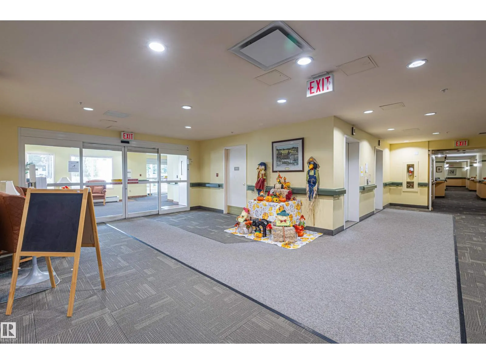 #203 78 MCKENNEY AV