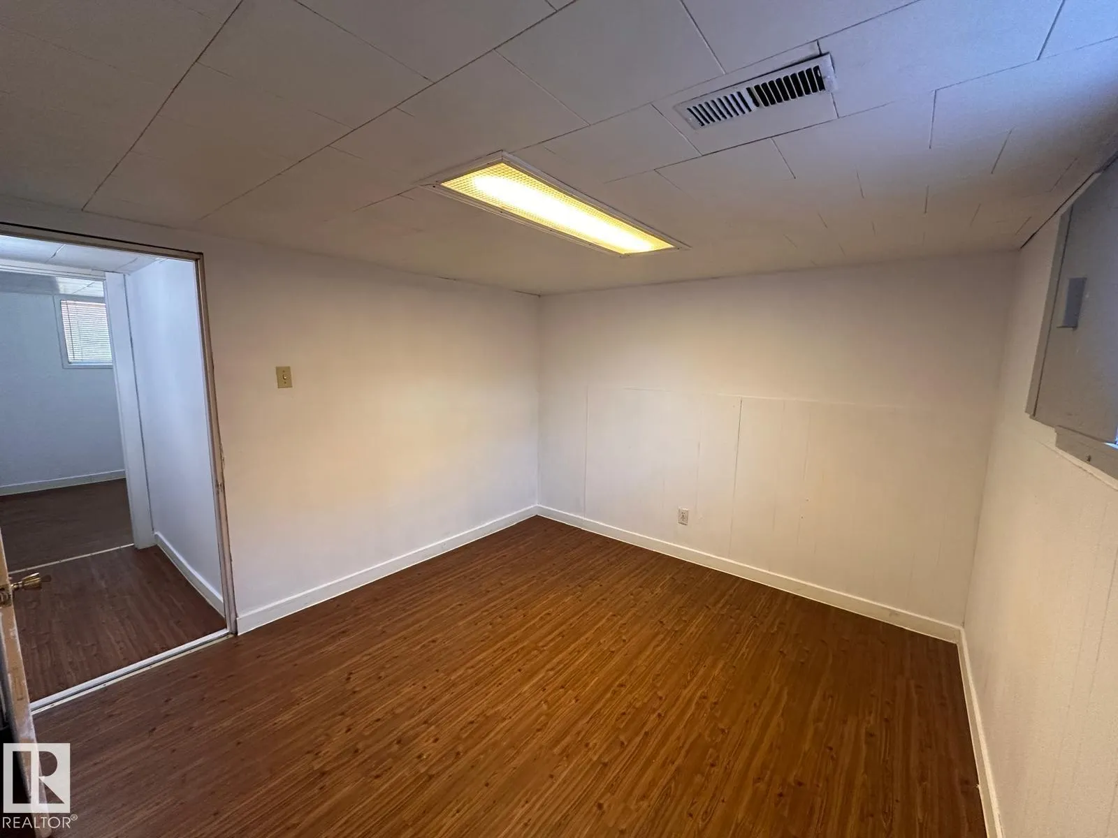 9921 163 ST NW