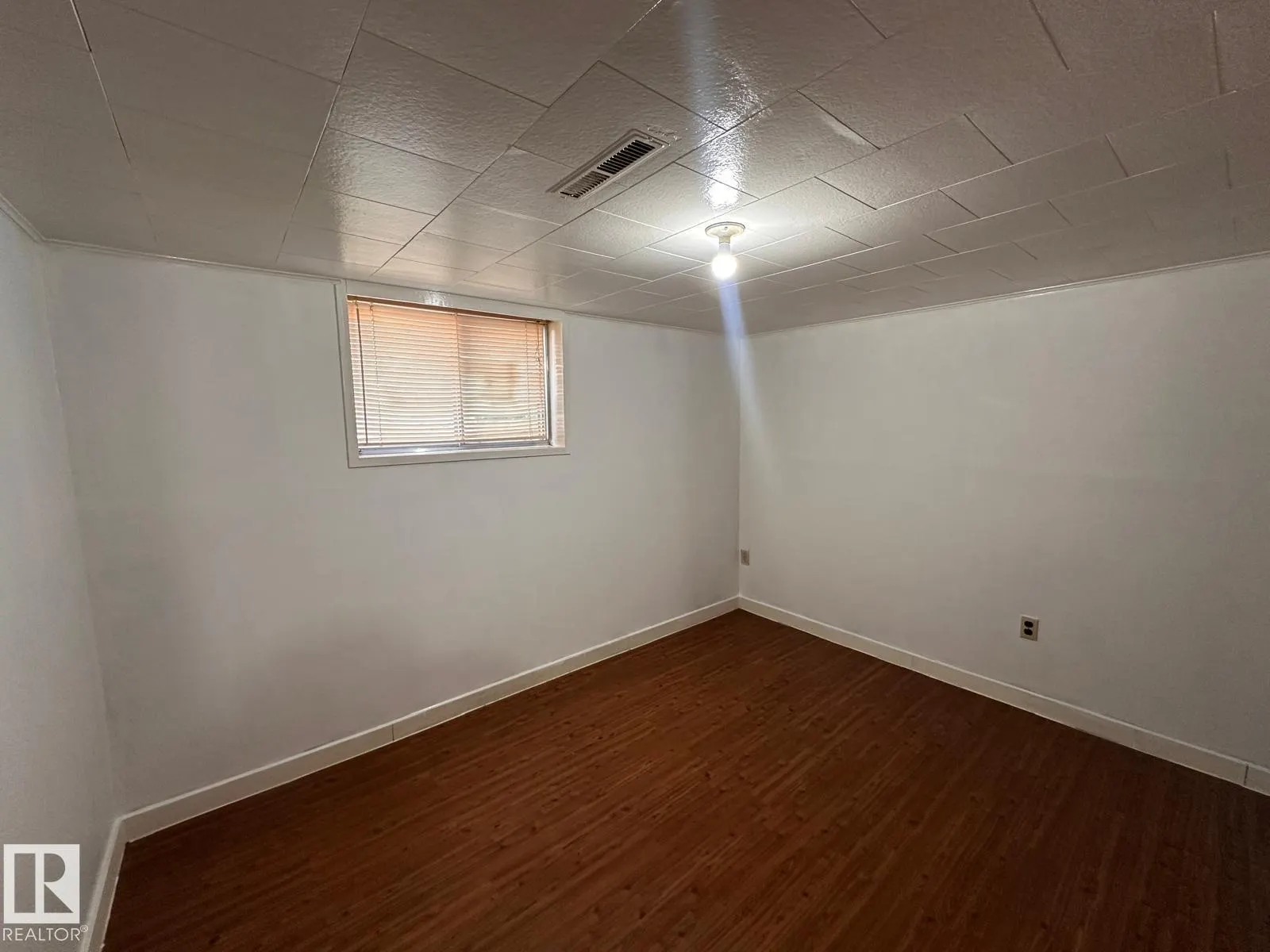 9921 163 ST NW