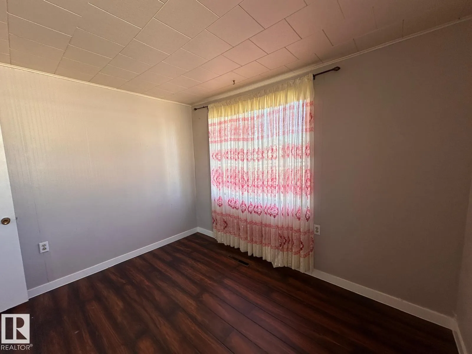 9921 163 ST NW