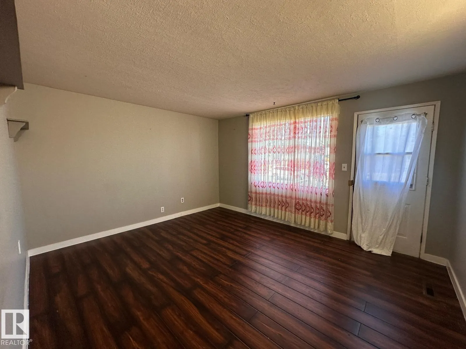 9921 163 ST NW