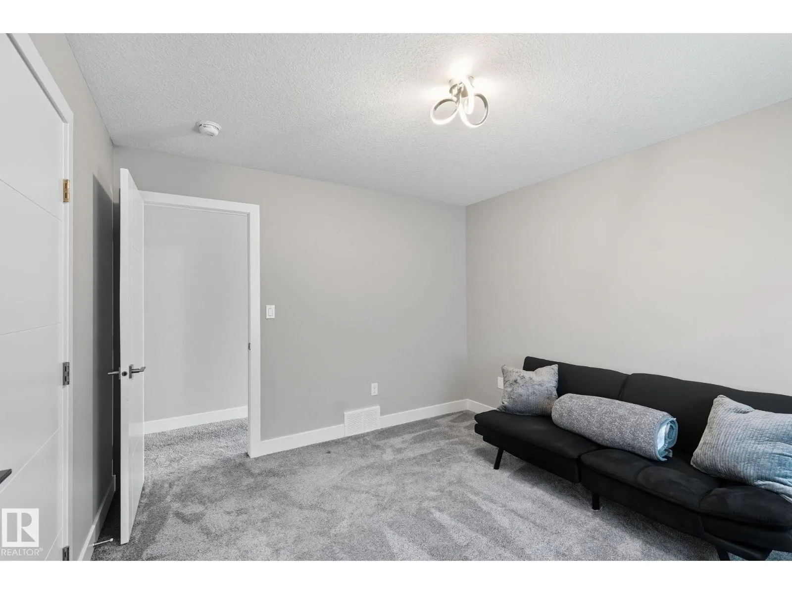7520 173 AV NW