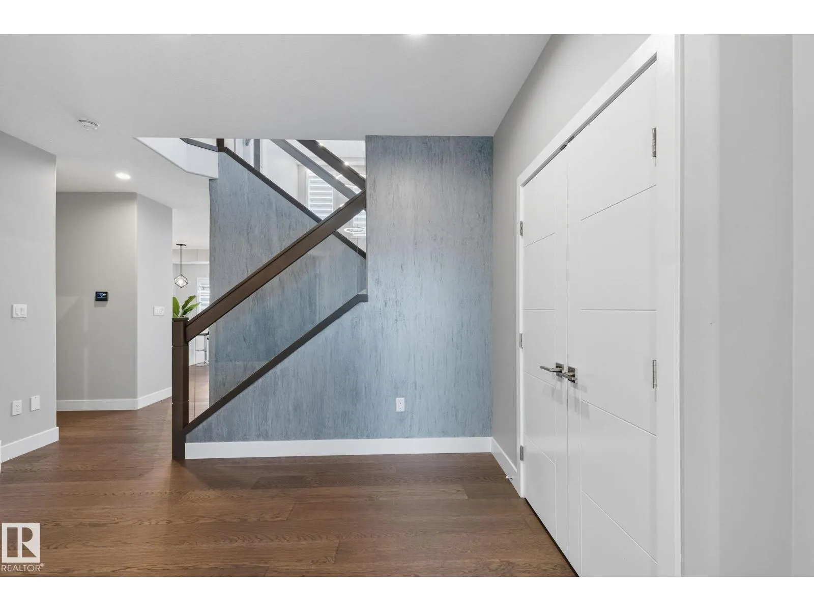 7520 173 AV NW