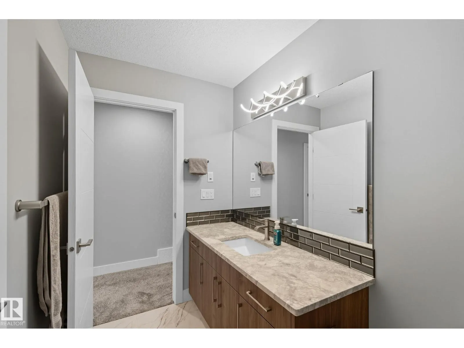 7520 173 AV NW