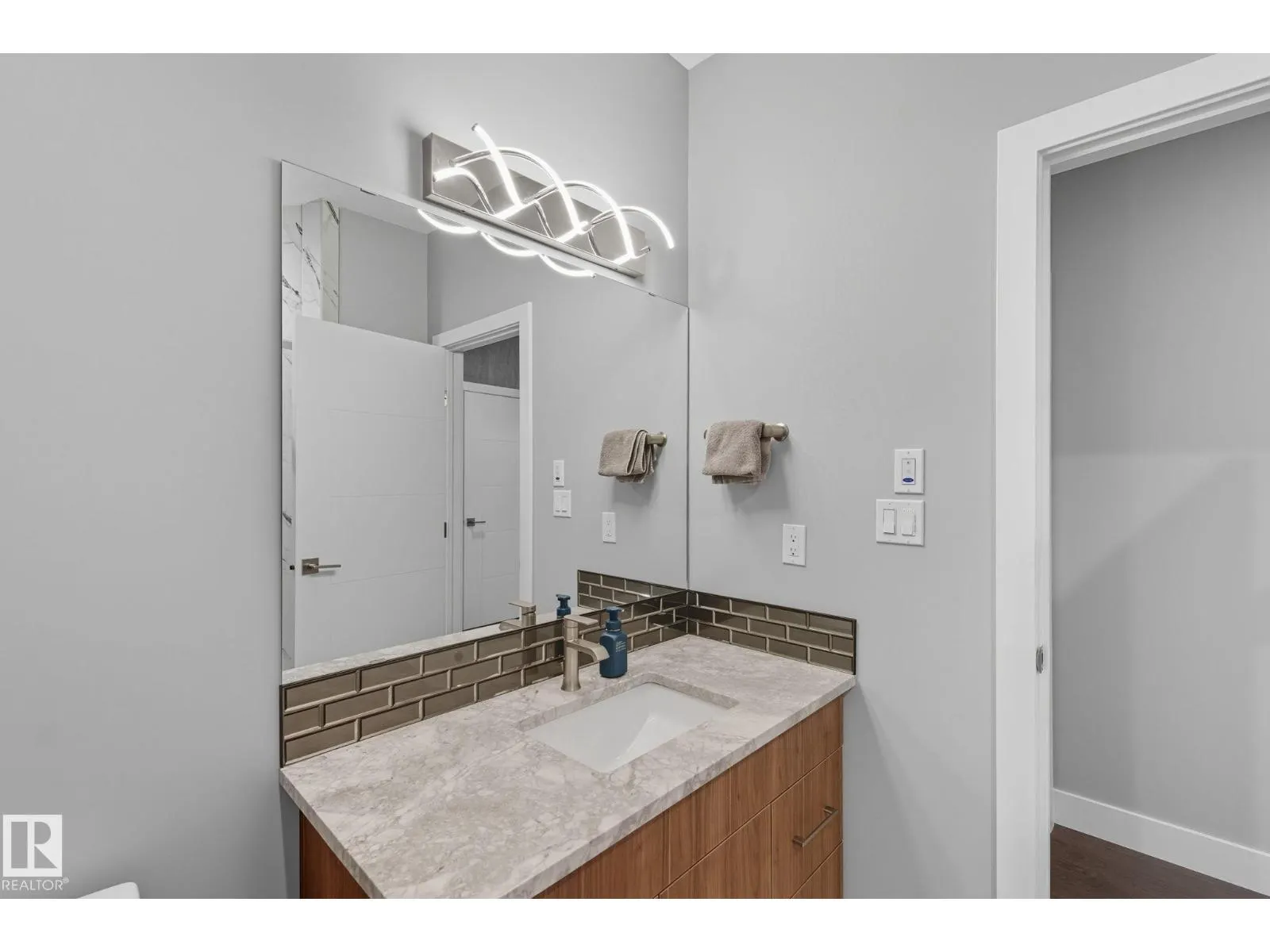 7520 173 AV NW