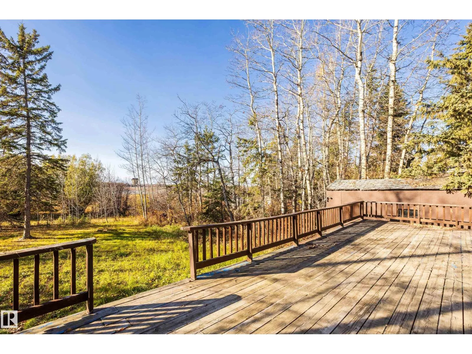 161 Lakeshore DR