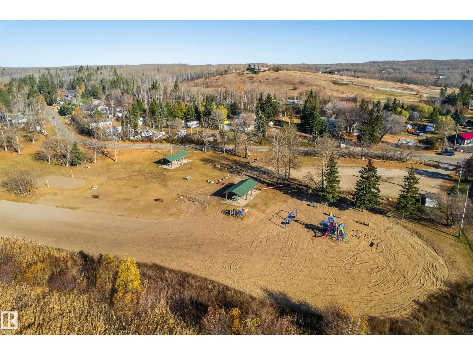 161 Lakeshore DR