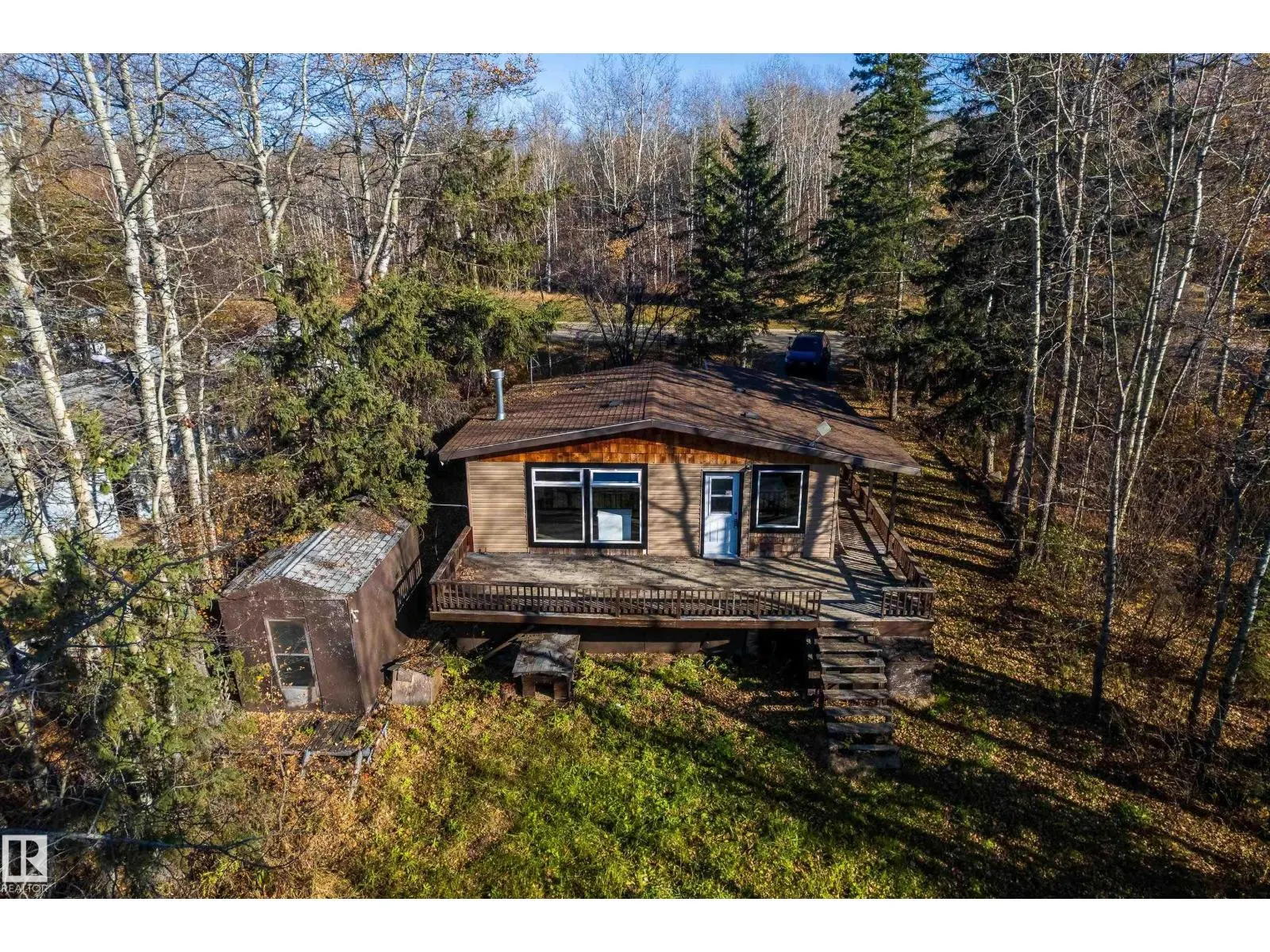 161 Lakeshore DR