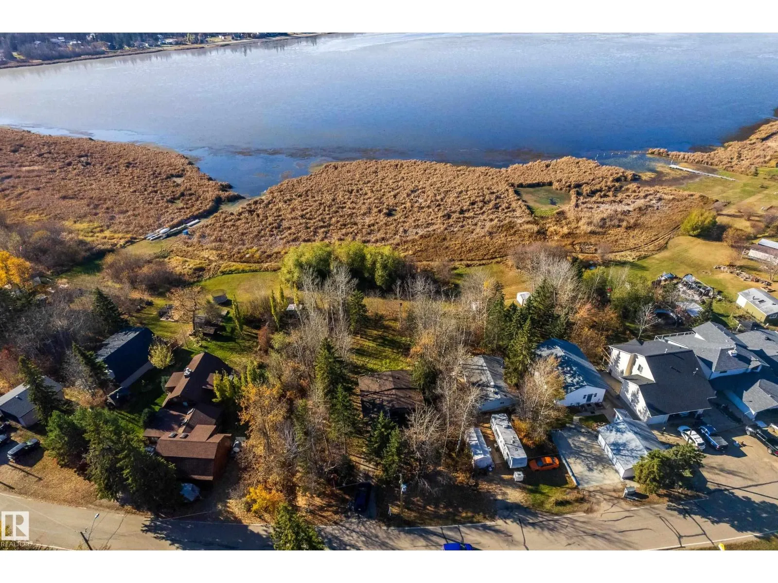 161 Lakeshore DR