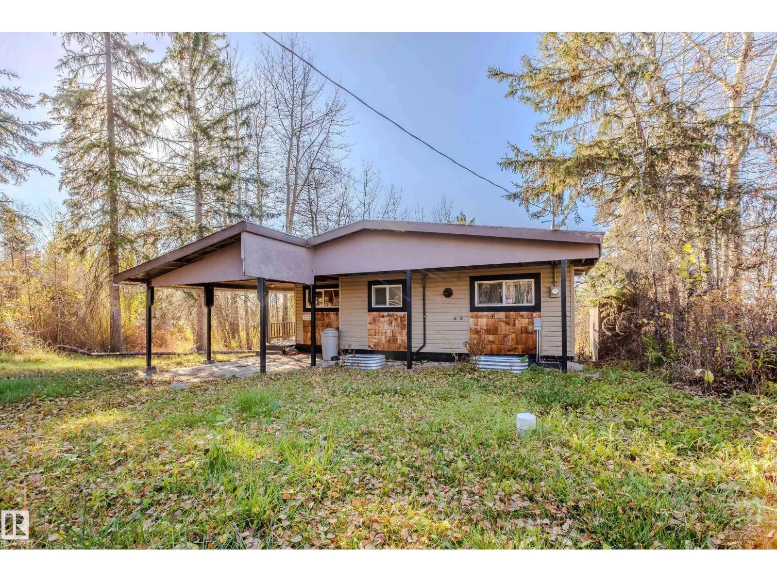 161 Lakeshore DR