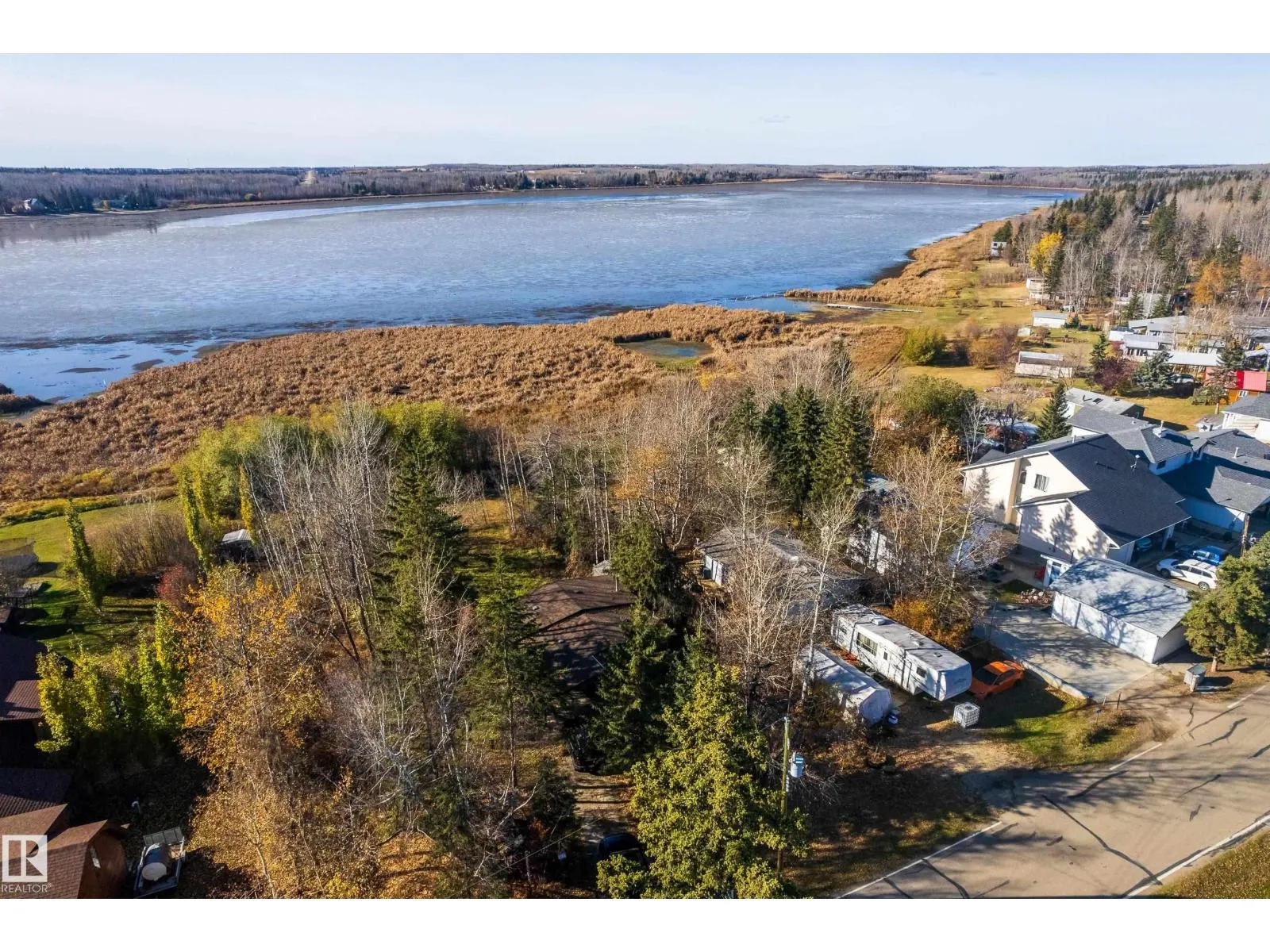 161 Lakeshore DR