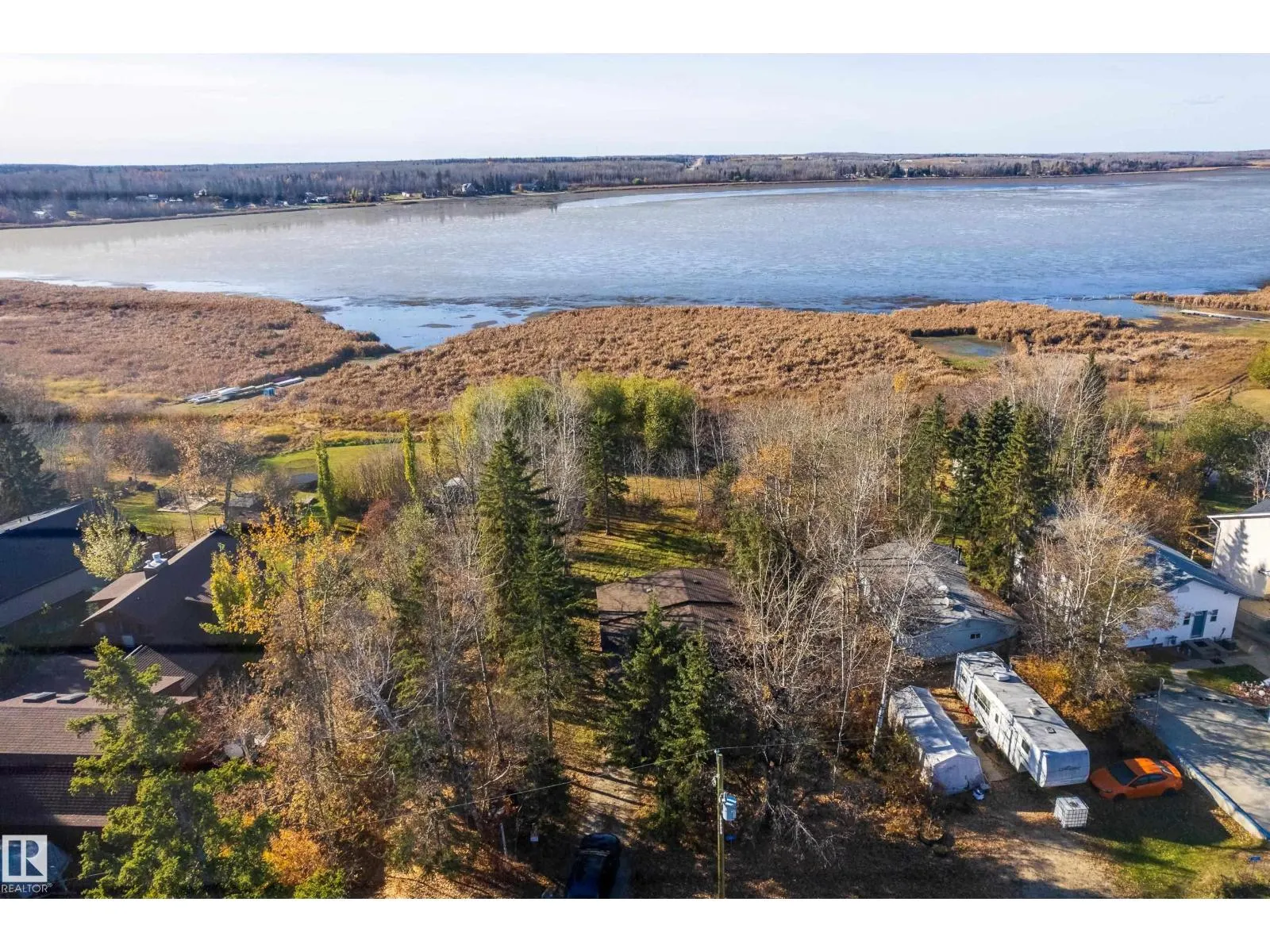 161 Lakeshore DR