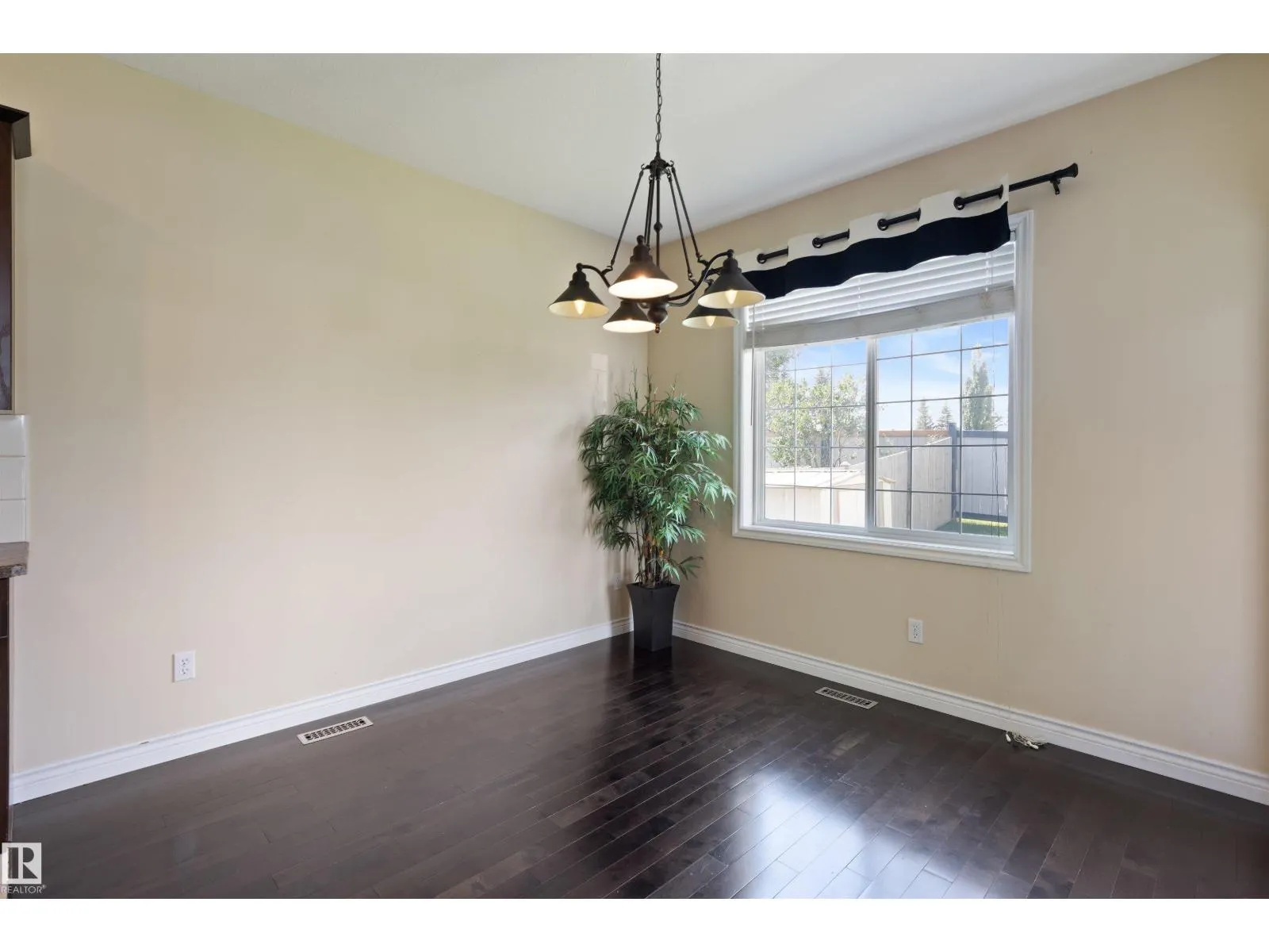 10416 99 ST
