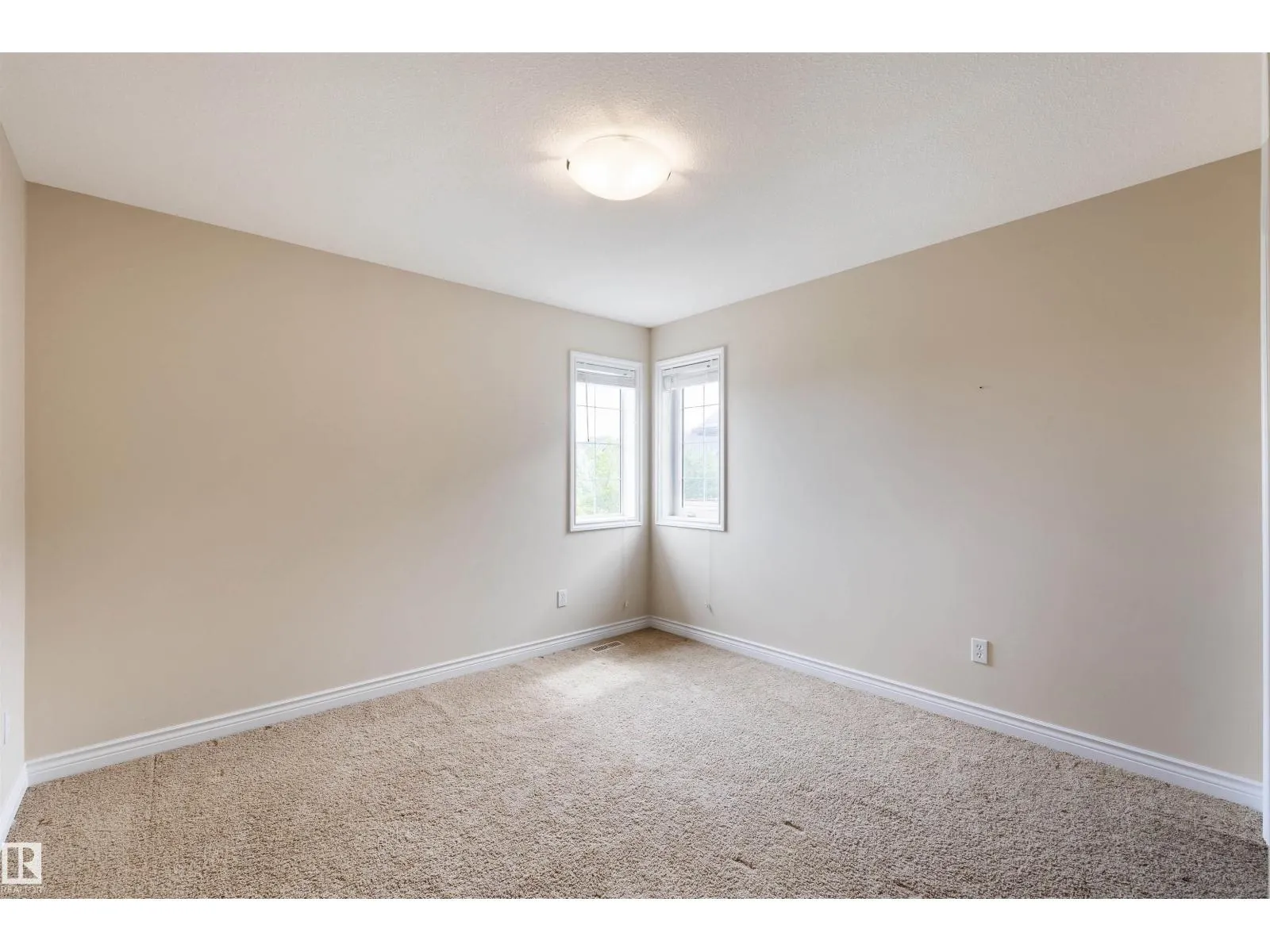 10416 99 ST