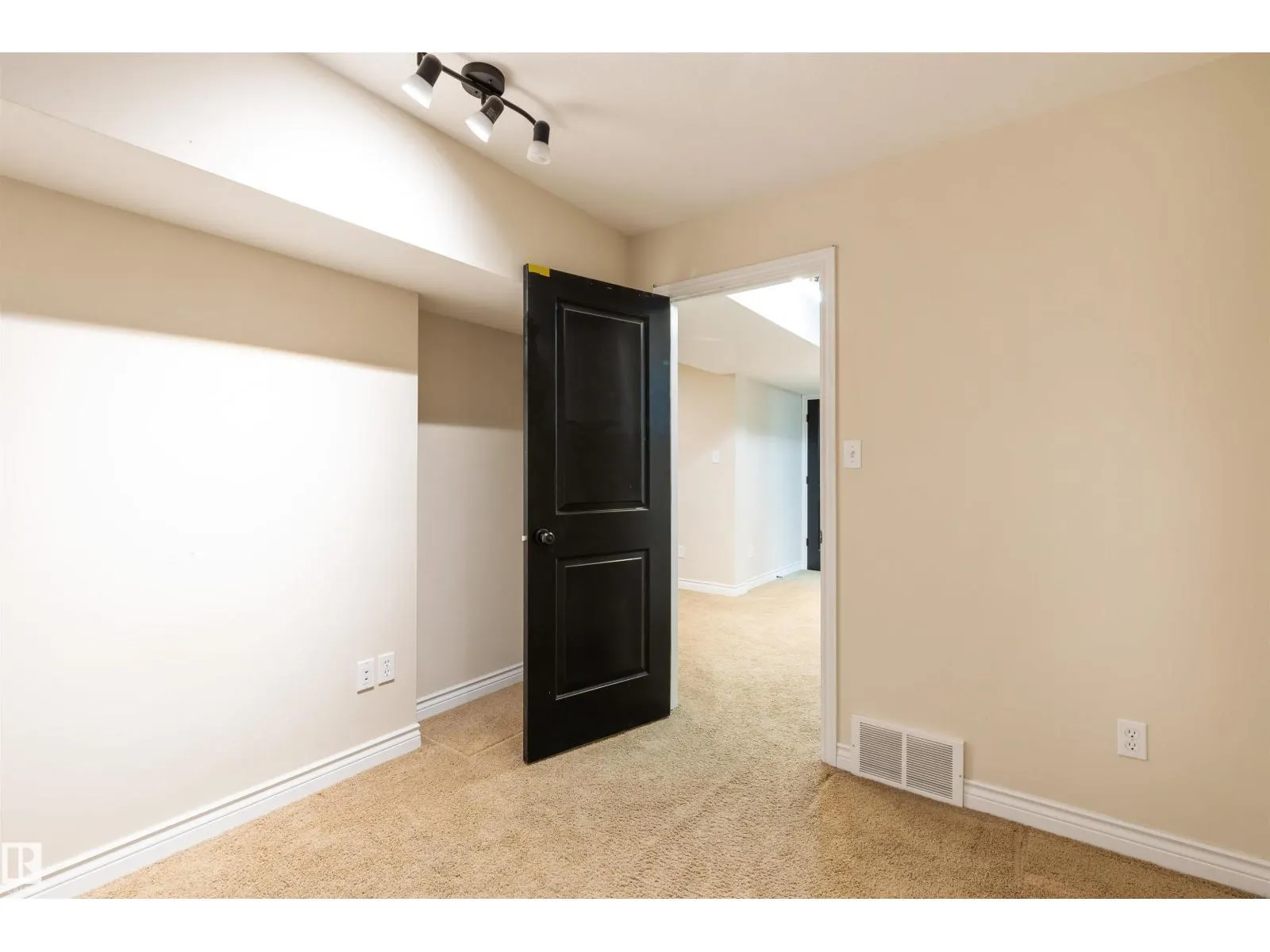 10416 99 ST