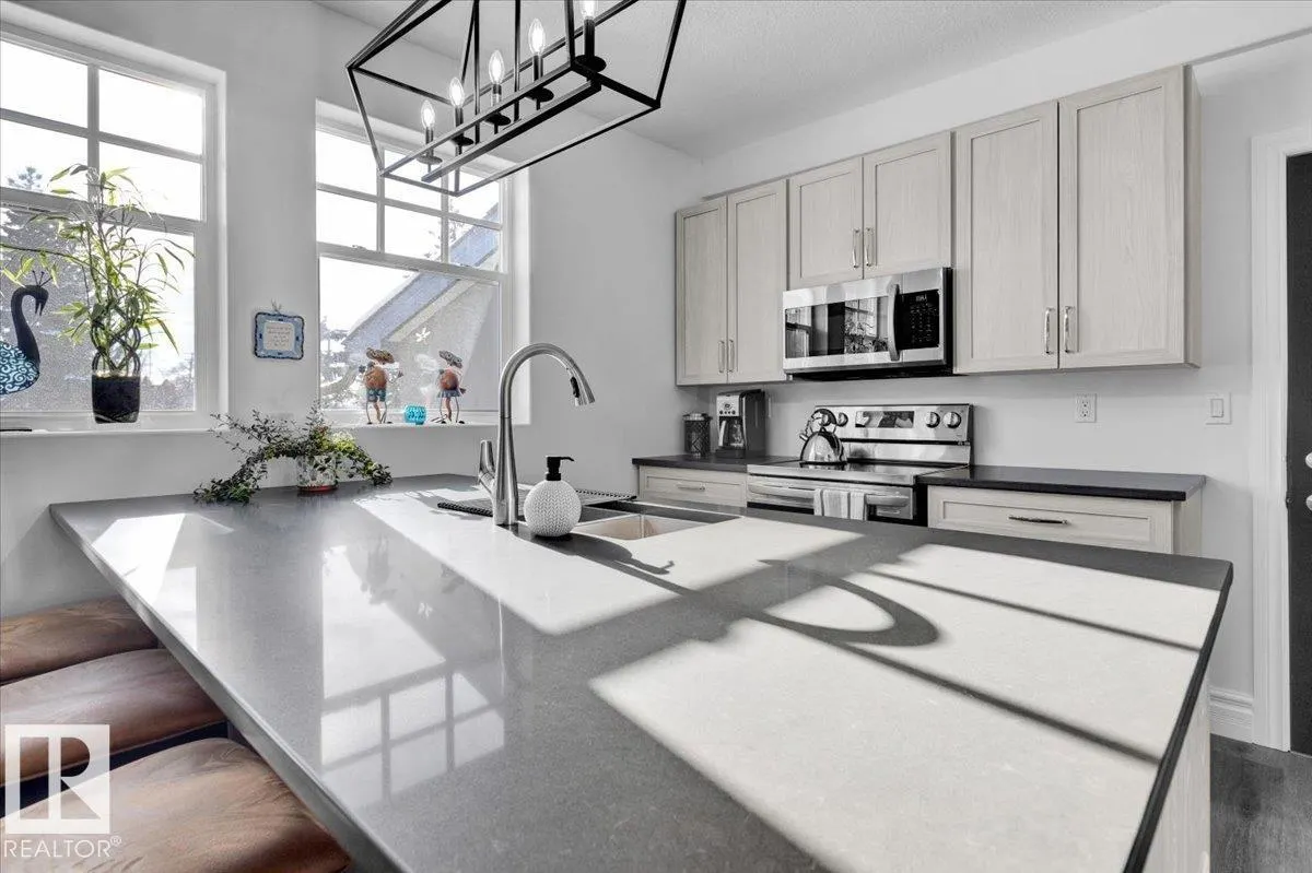 11910 76 ST NW