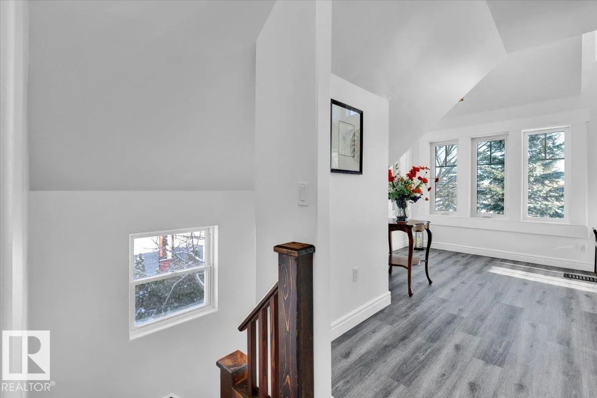 11910 76 ST NW