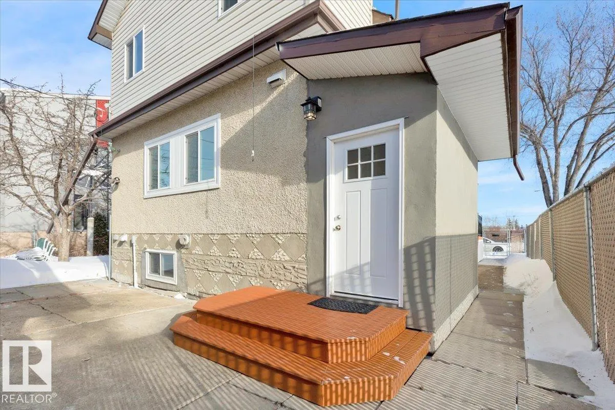 11910 76 ST NW
