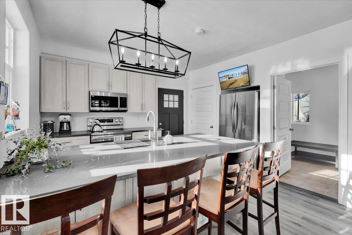 11910 76 ST NW