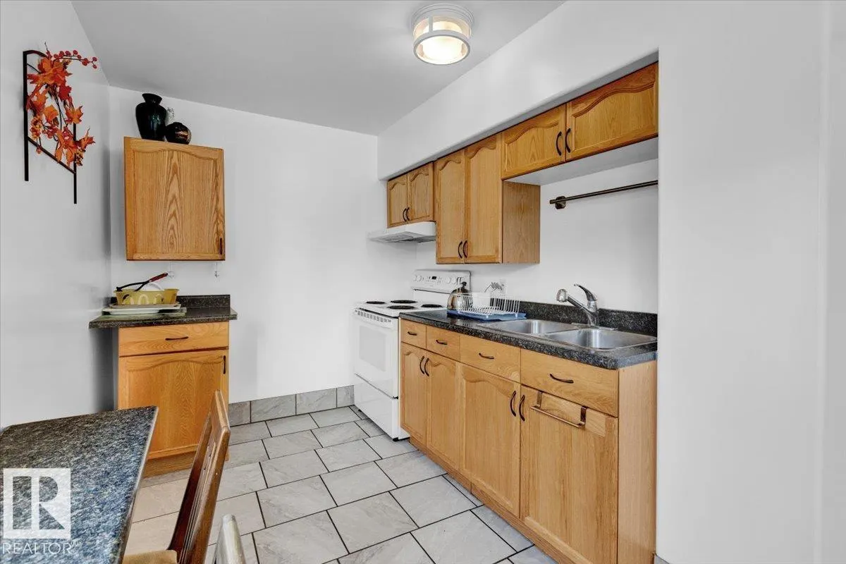 11910 76 ST NW