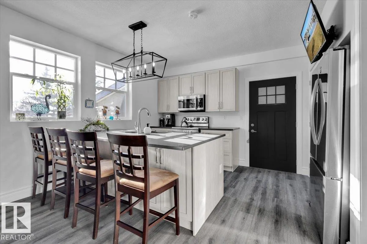 11910 76 ST NW