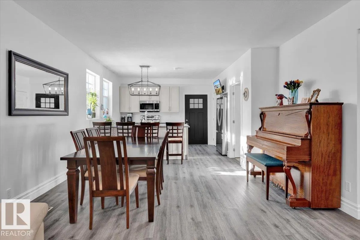 11910 76 ST NW