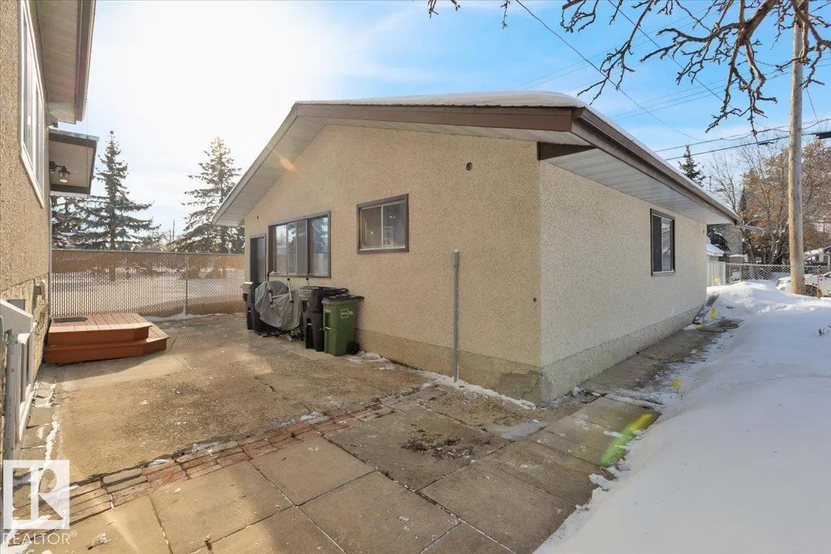 11910 76 ST NW