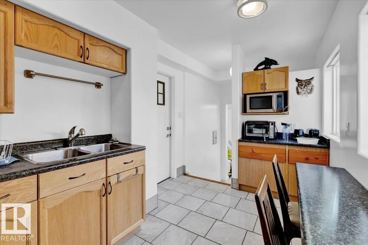 11910 76 ST NW