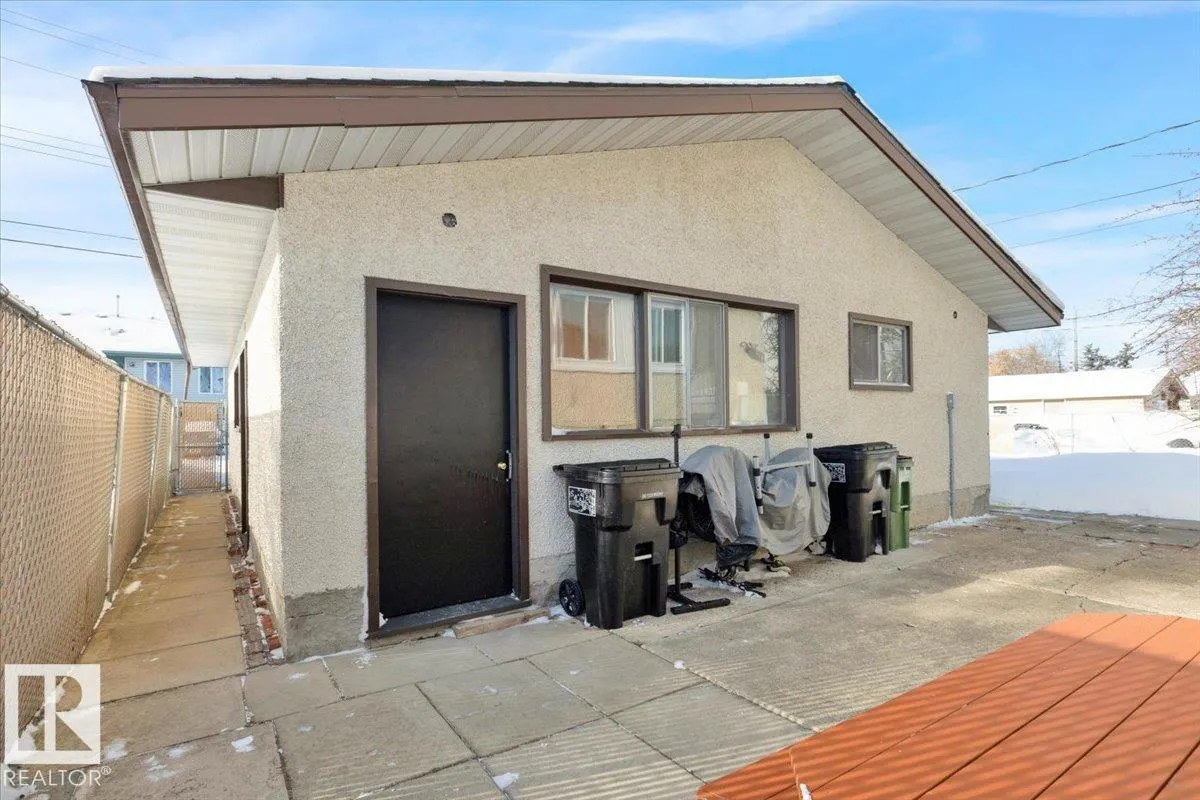 11910 76 ST NW