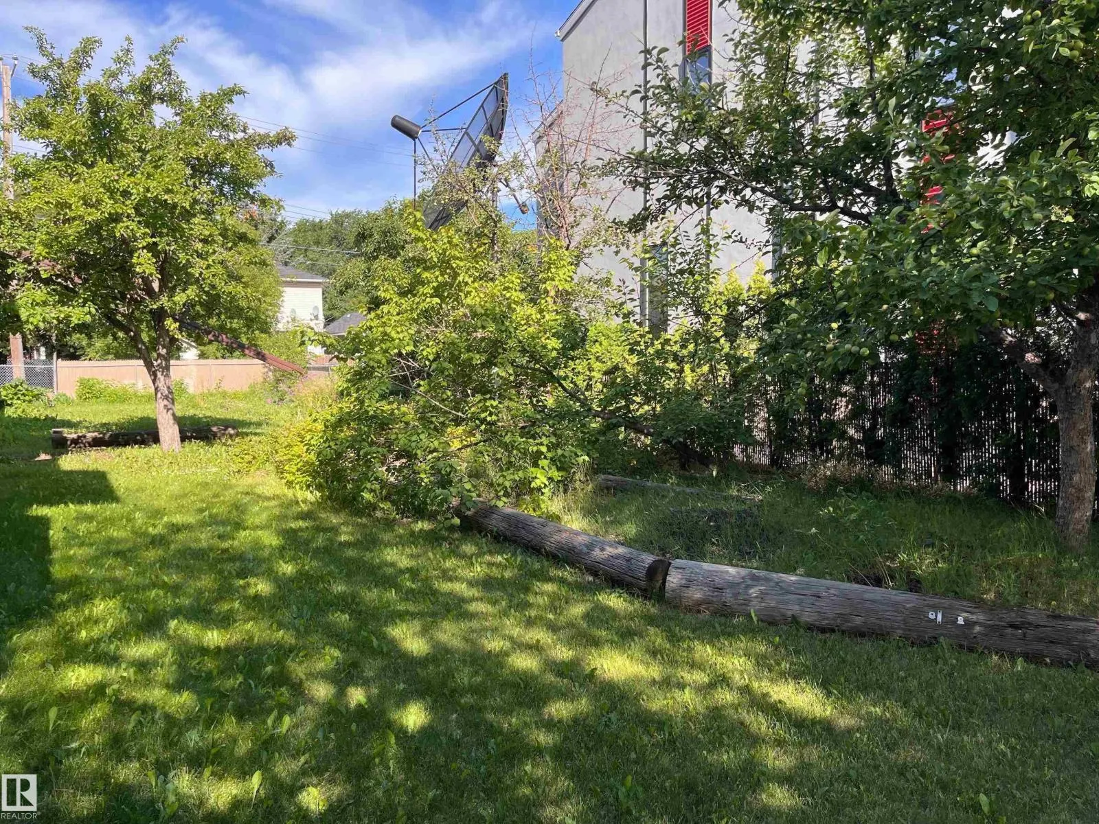11910 76 St NW